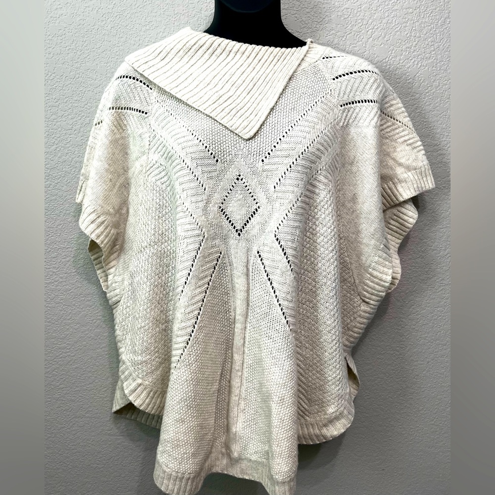 Sweater/Poncho- Cream, Size 14/20